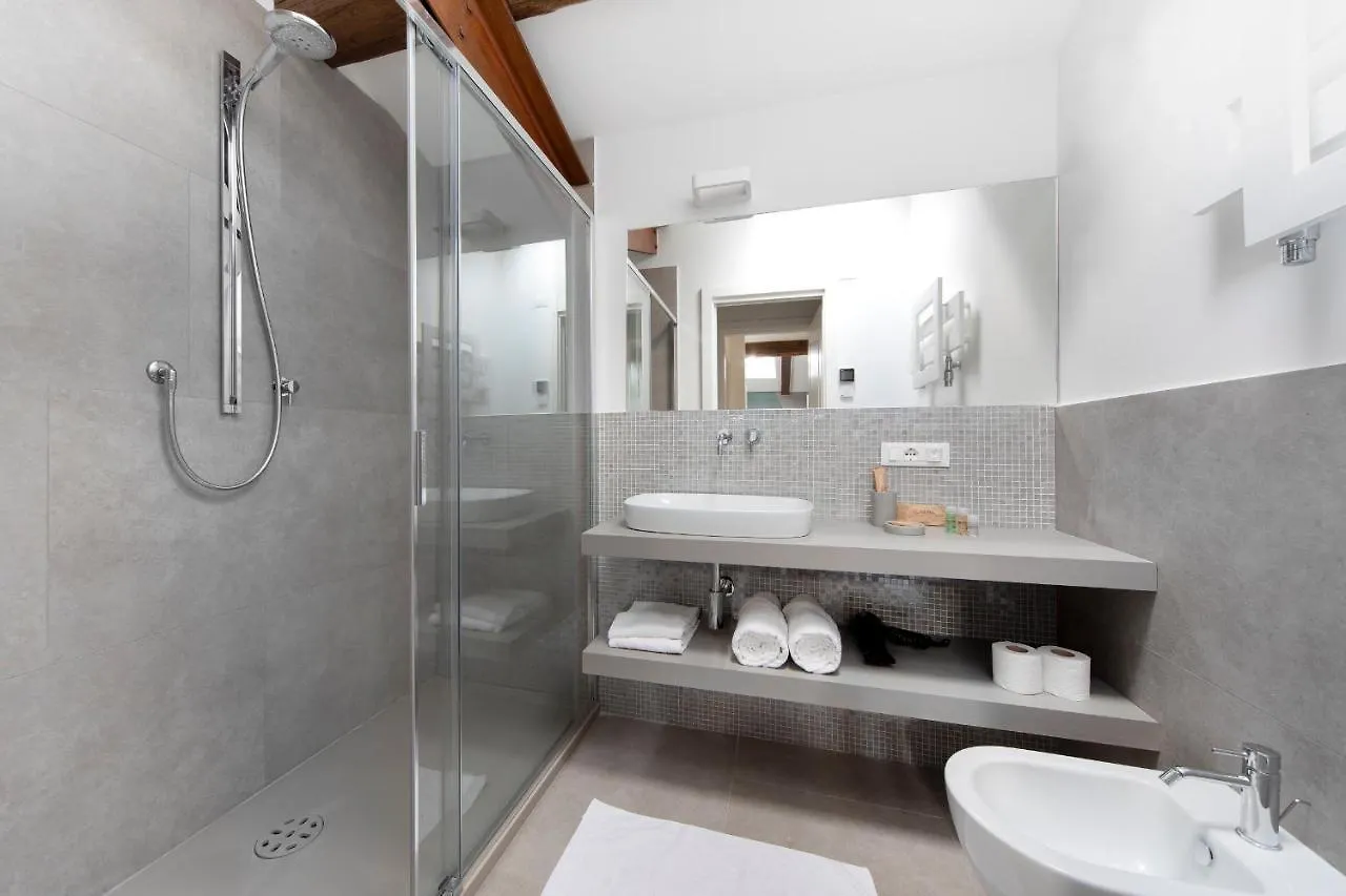 Ur-Nest Indipendenza Apartment Bologna Italy