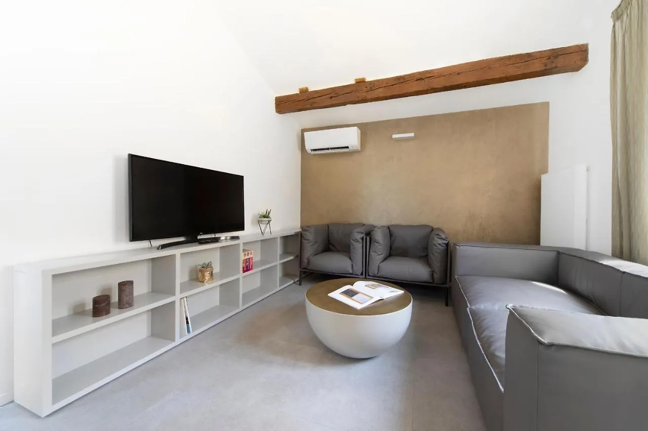 Ur-Nest Indipendenza Apartment Bologna Italy